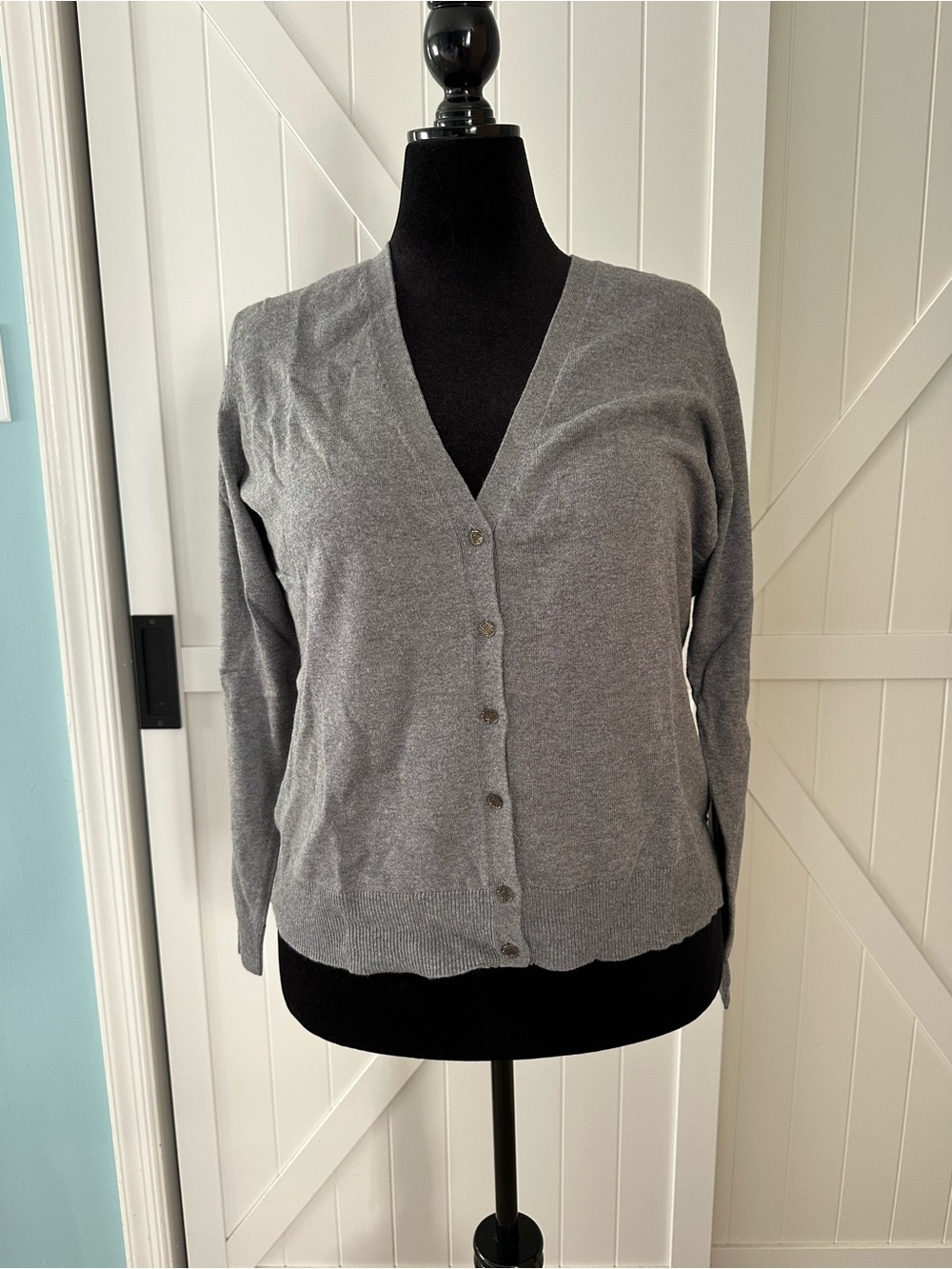 7th Avenue Design Studio Women’s XXL Gray Embellished Button Cardigan NWT